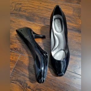 Black patent leather pumps